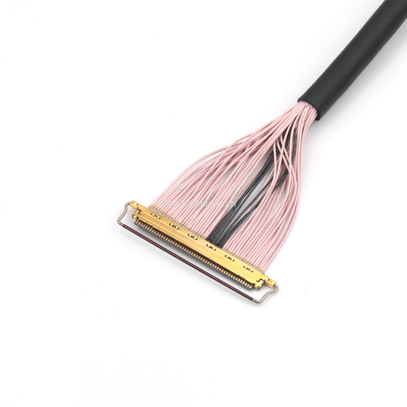 Yüksek Hızlı Veri İletişiminde 50 Pinlik Mikro-Koaxial Kablo, 0.4mm Pitch, Kalkanlı